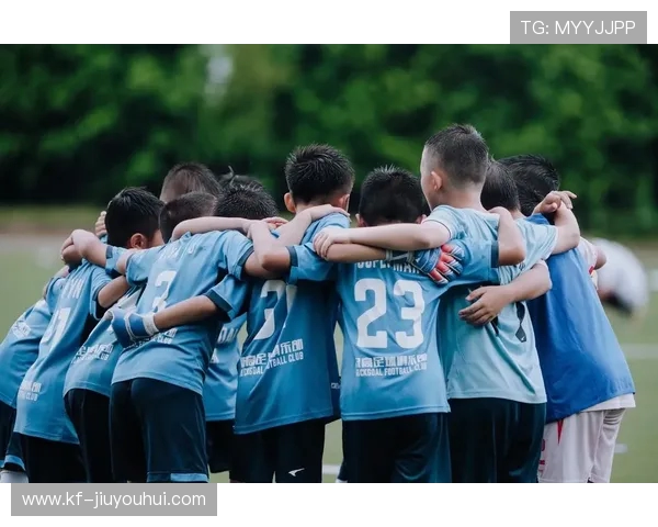 爆品足球大连引领潮流助力青少年足球运动全面发展